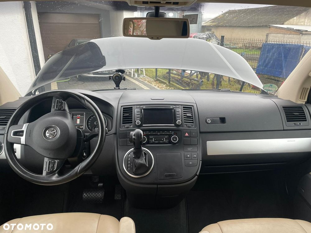 Volkswagen Multivan - 15