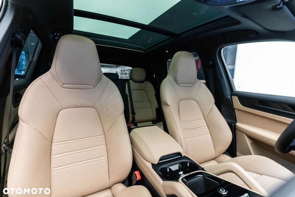 Porsche Cayenne E-Hybrid PHEV Black Edition - 15