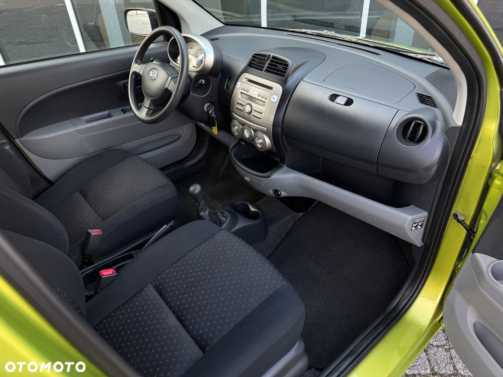 Daihatsu Sirion 1.0 - 26