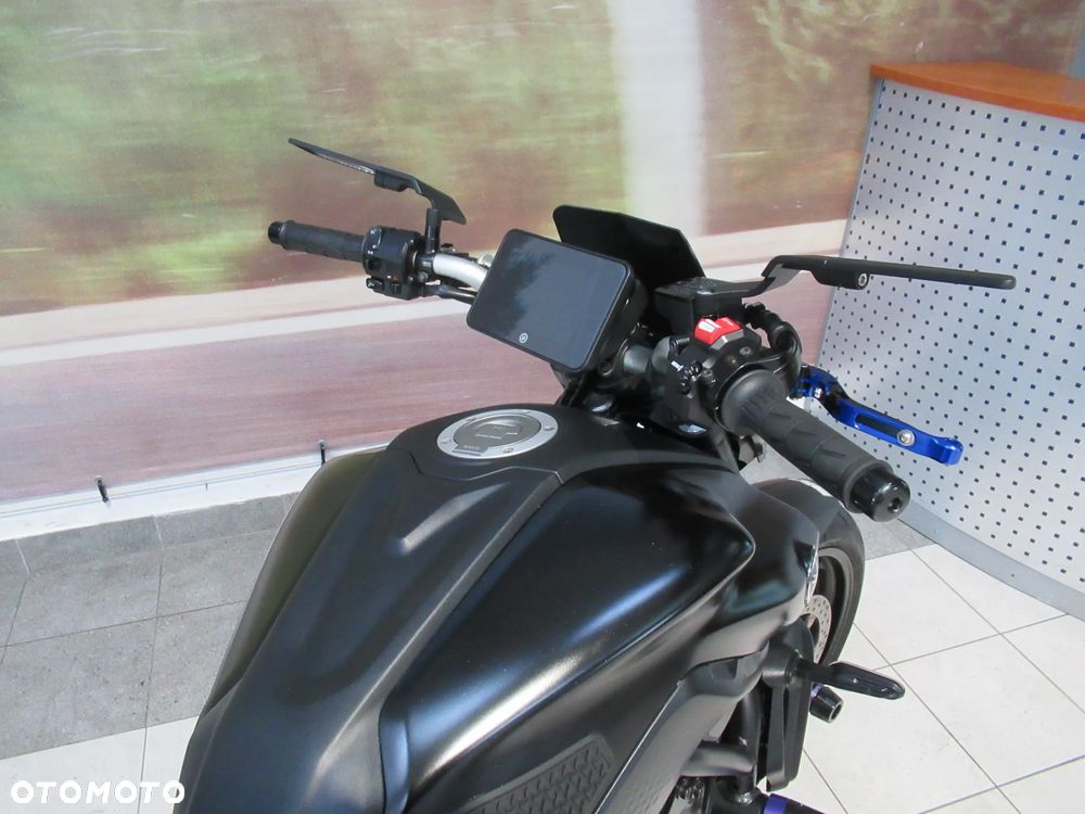 Yamaha MT - 9
