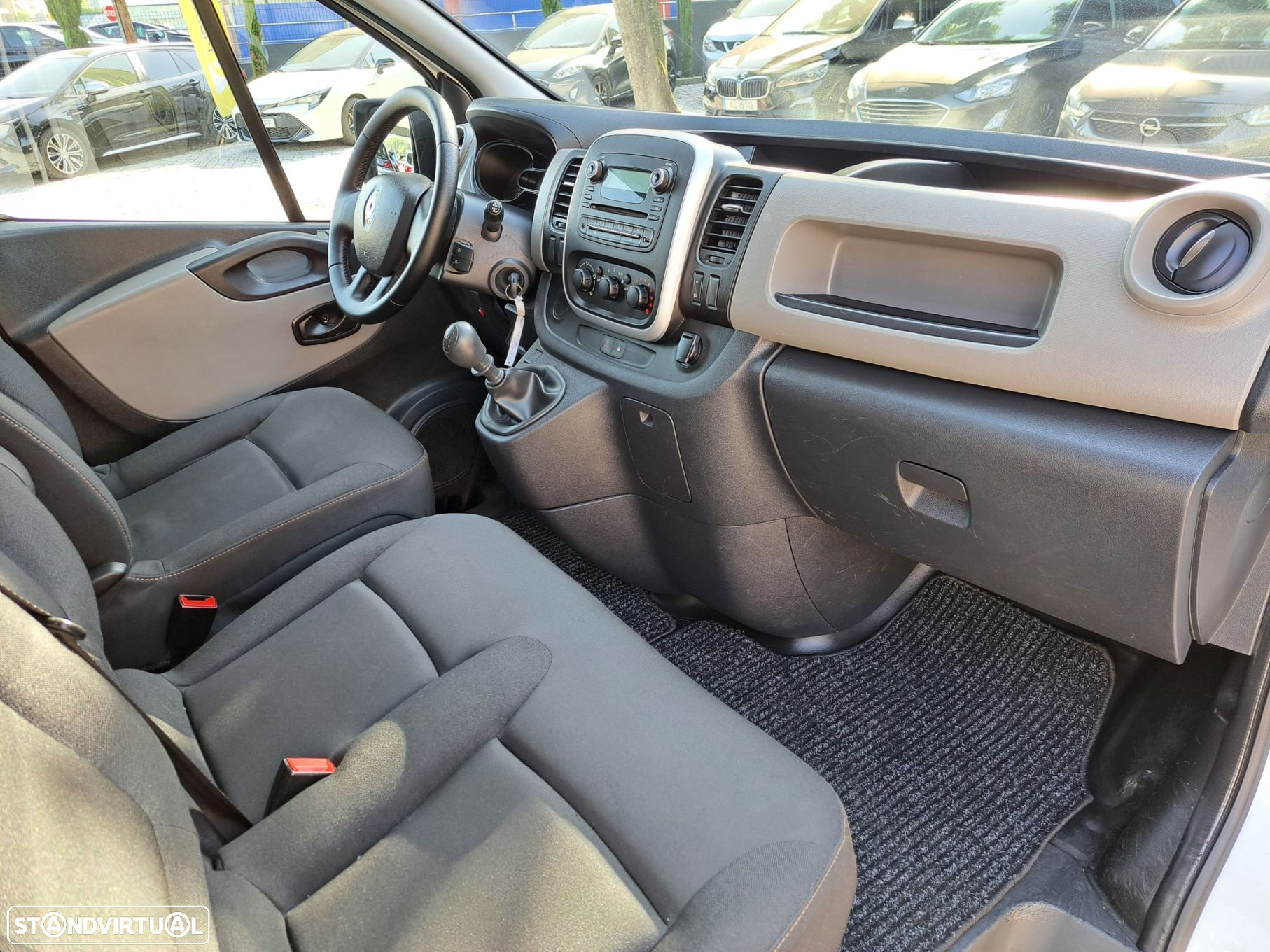 Renault Trafic - 16