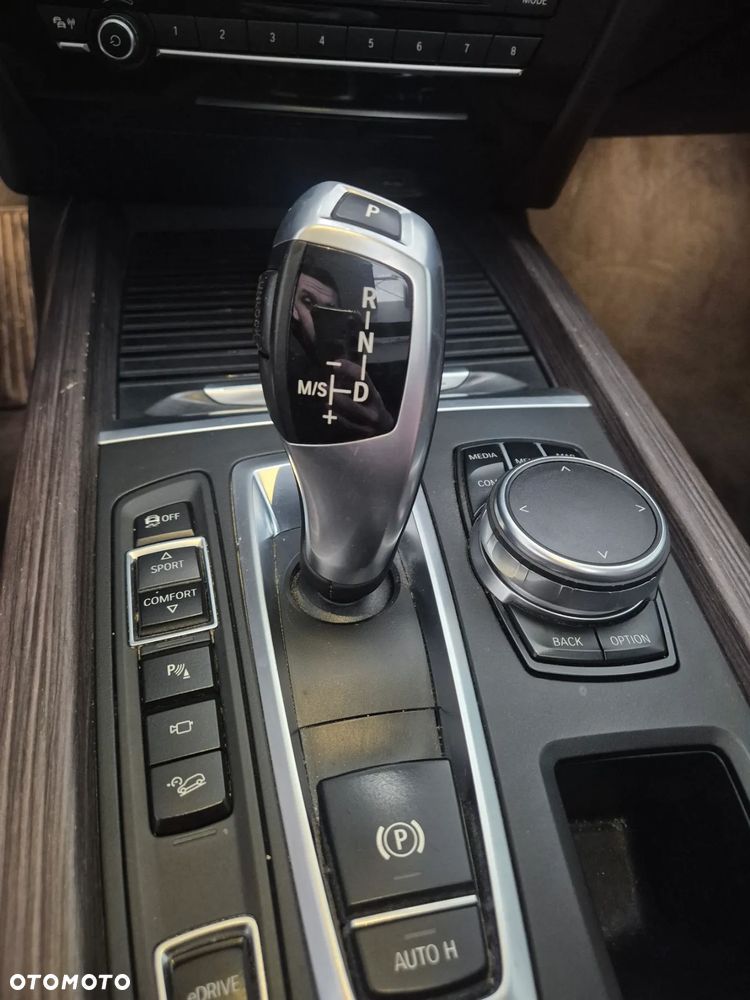 BMW X5 3.0si xDrive - 14