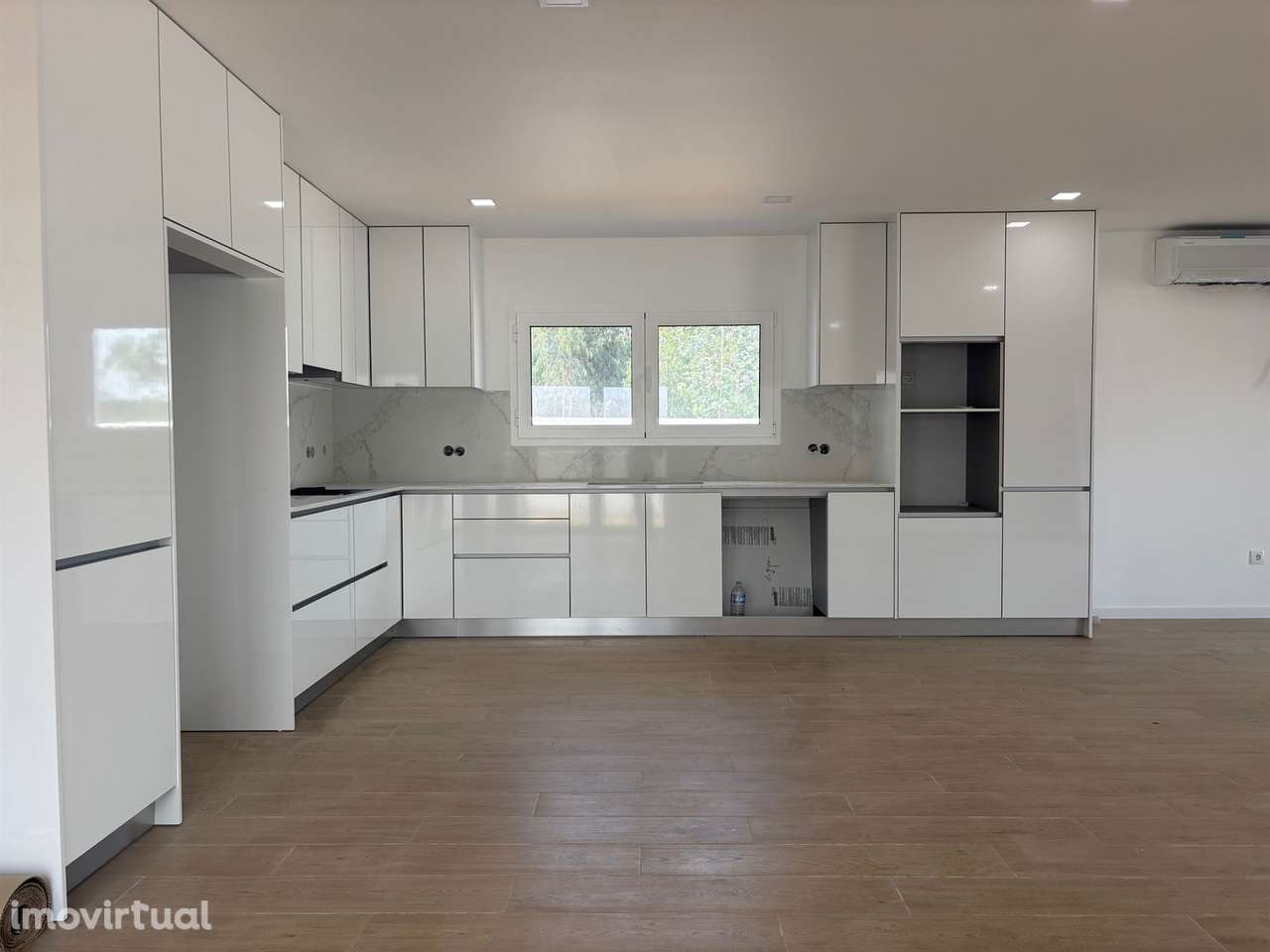 Moradia T4+1/ Terreno / Terraço / Nova / Caxarias - Grande imagem: 3/28