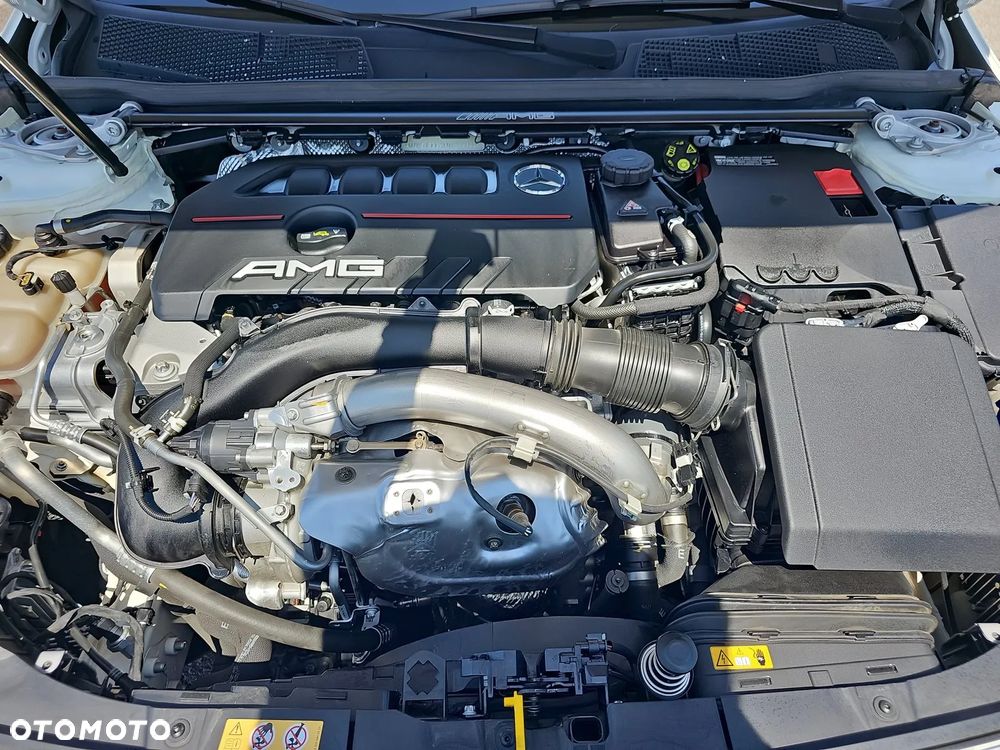 Mercedes-Benz CLA AMG 35 4-Matic 7G-DCT - 12