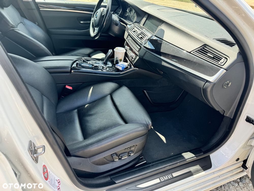 BMW Seria 5 525d - 14