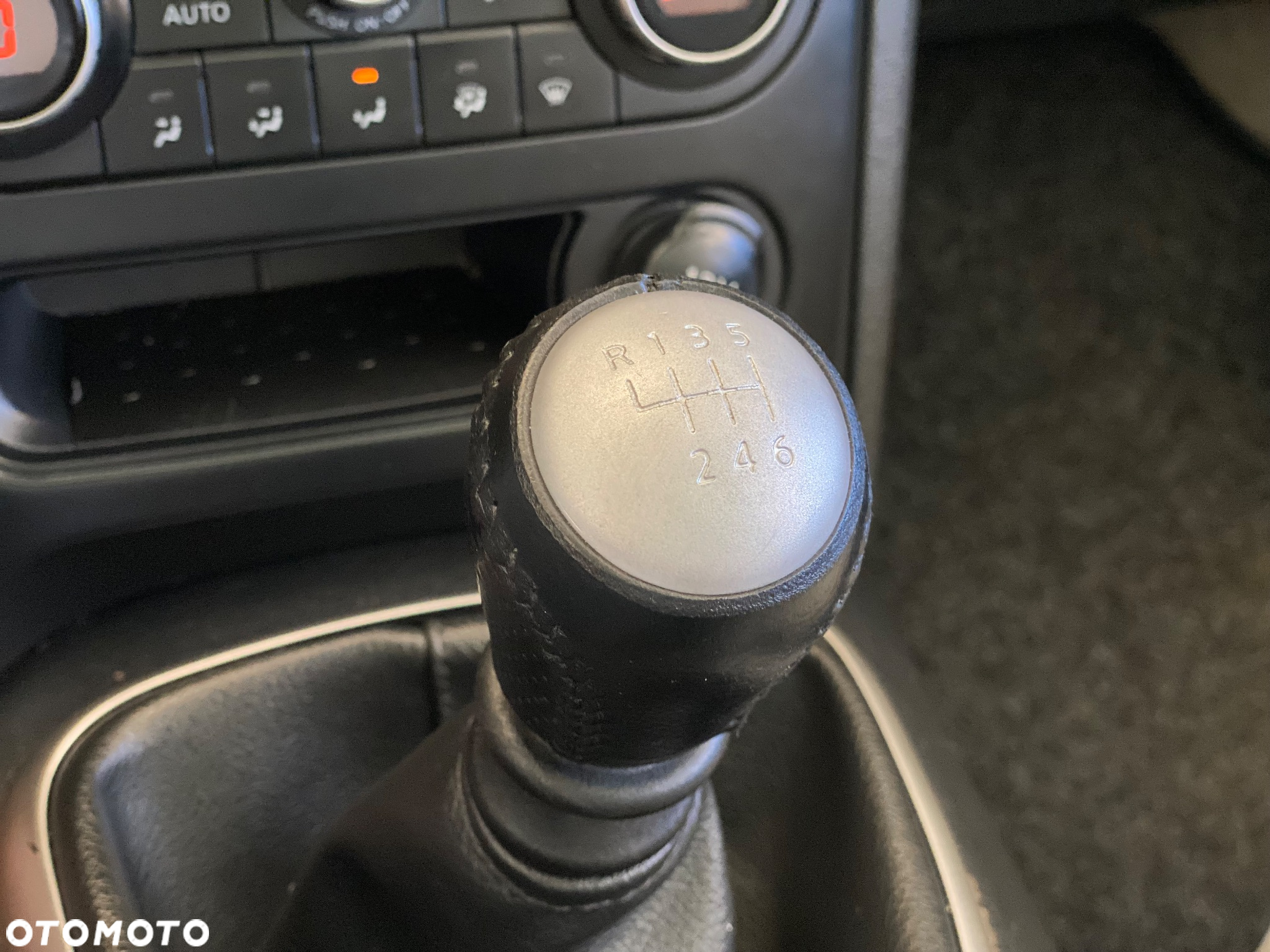 Nissan Qashqai 1.6 dCi 4x4 Tekna - 28