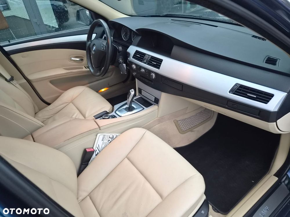 BMW Seria 5 520i - 17