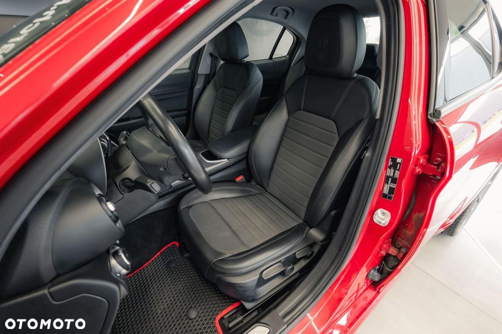 Alfa Romeo Giulia 2.0 Turbo Sprint - 13