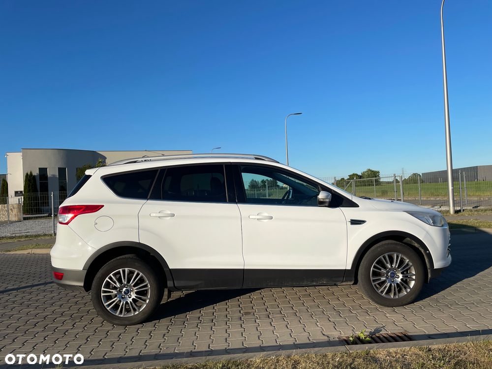 Ford Kuga 1.6 EcoBoost 2x4 Titanium - 5