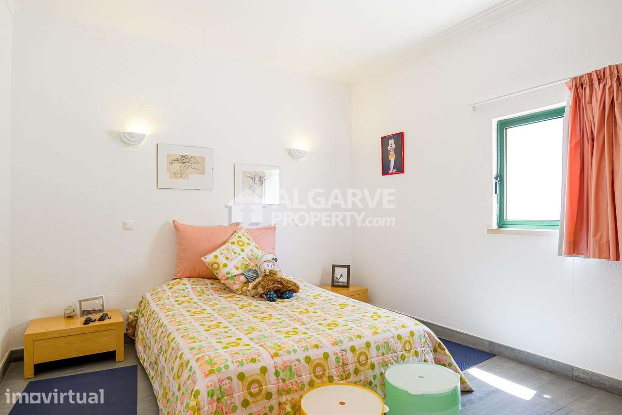 Bonito apartamento T2 recentemente remodelado no centro de Albufeira p - Grande imagem: 3/16