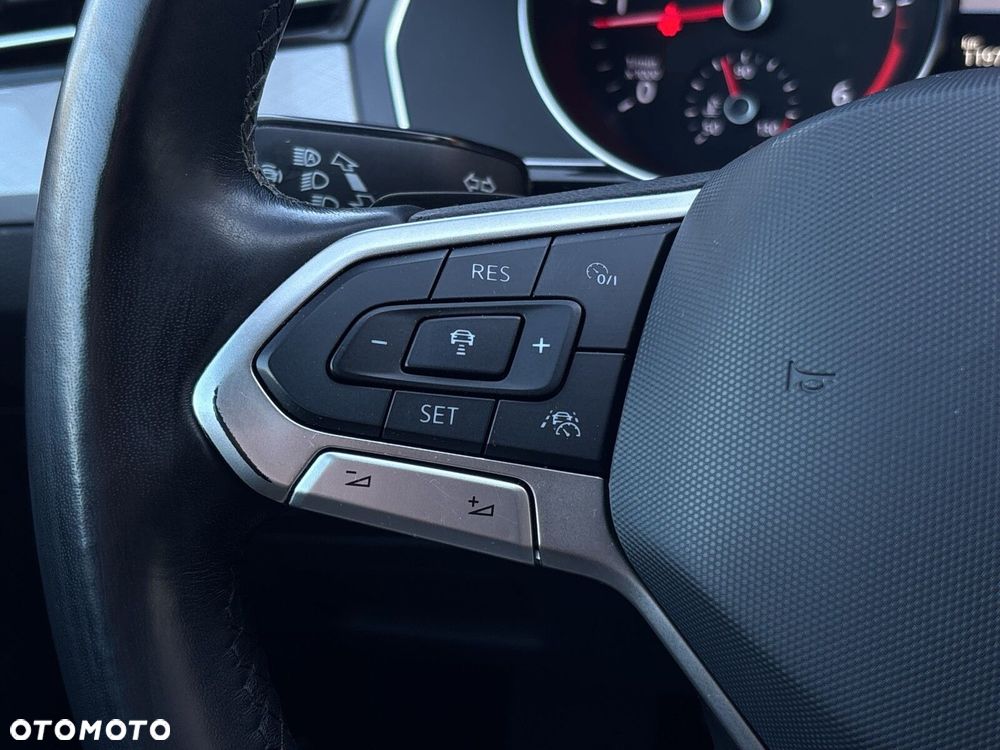 Volkswagen Passat - 19