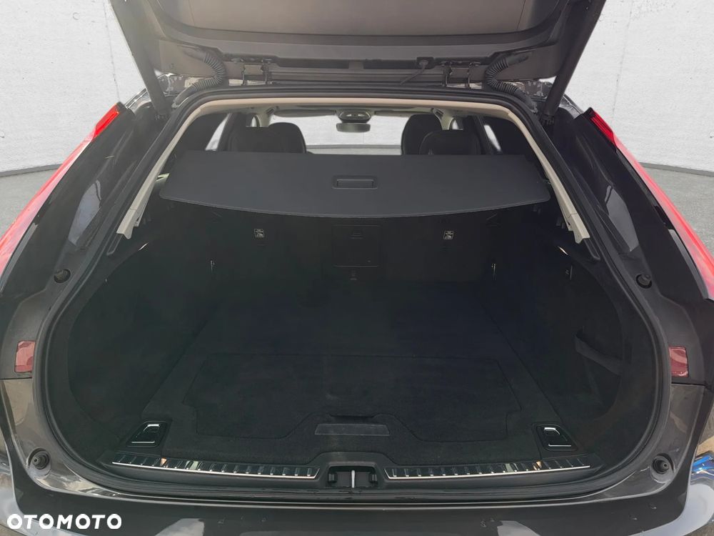 Volvo V90 Cross Country B5 D AWD Ultimate - 9