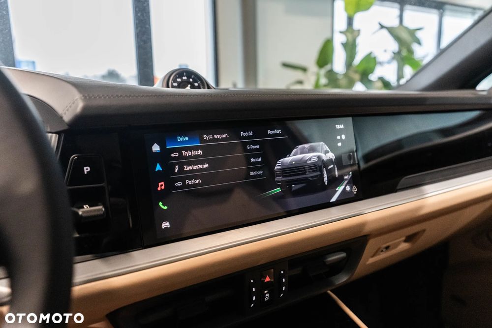 Porsche Cayenne S E-Hybrid PHEV - 25