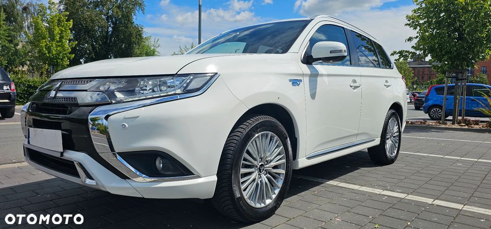 Mitsubishi Outlander Intense + - 28