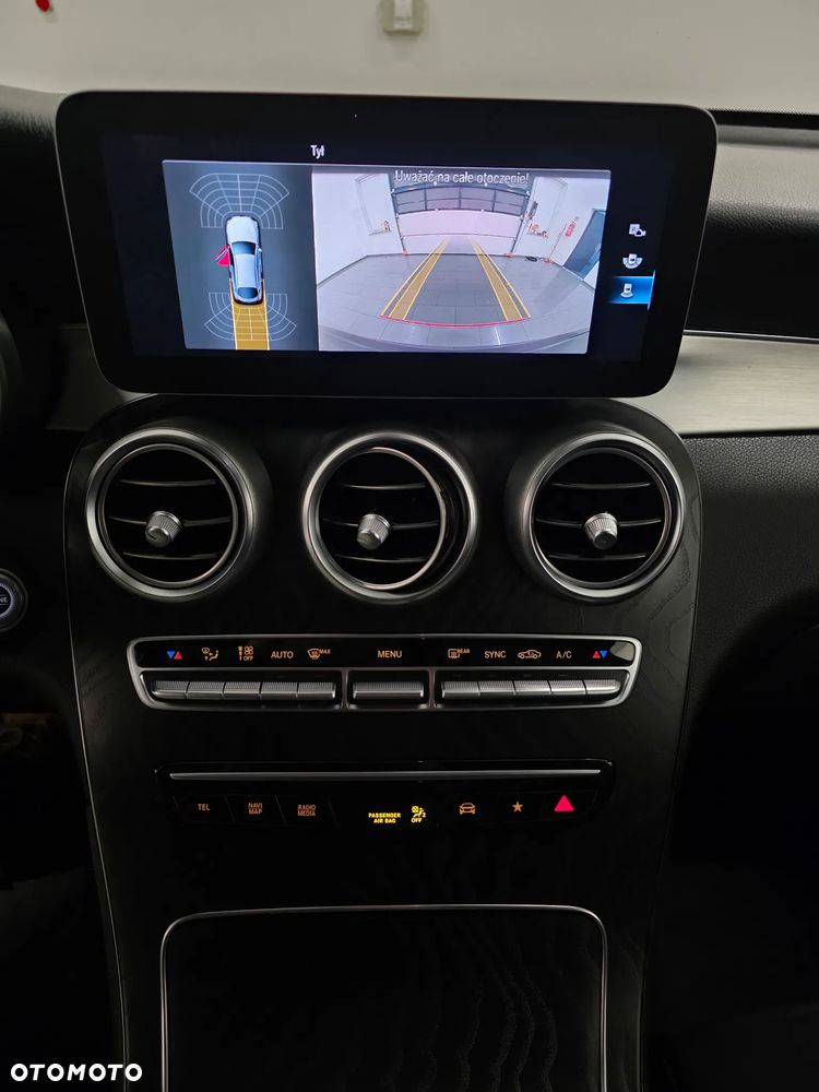 Mercedes-Benz GLC 300 d 4Matic 9G-TRONIC AMG Line Plus - 9