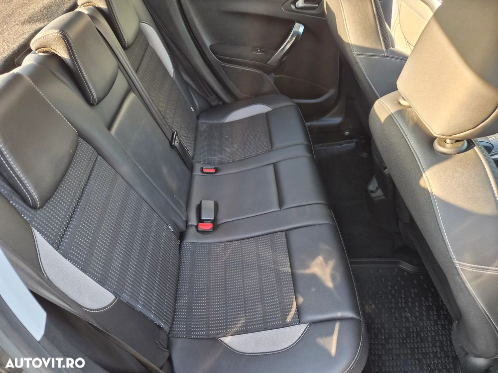 Peugeot 2008 PureTech 110 Stop&Start Allure - 11