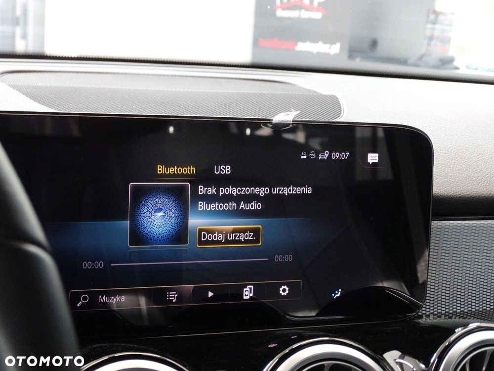 Mercedes-Benz GLB - 28