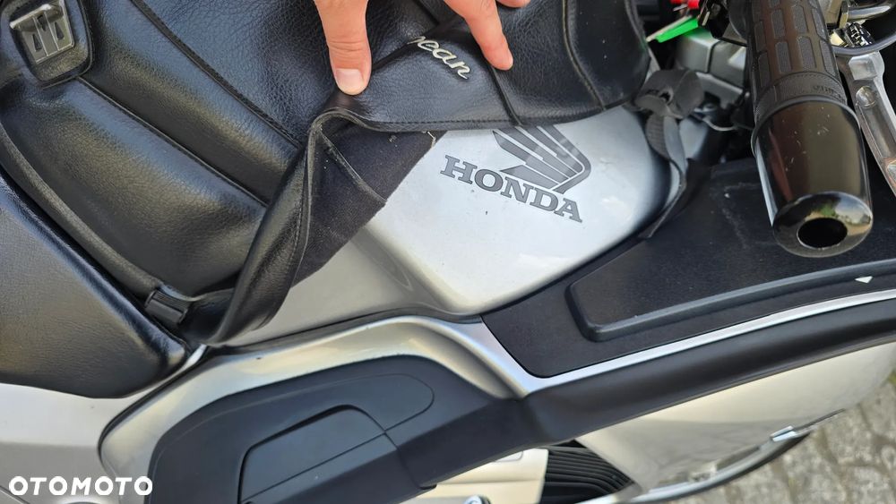 Honda ST - 22