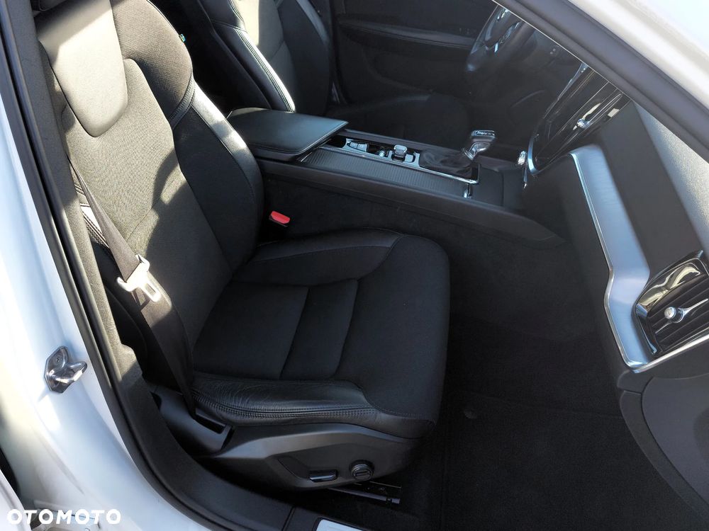 Volvo V60 D4 Geartronic Momentum Pro - 20