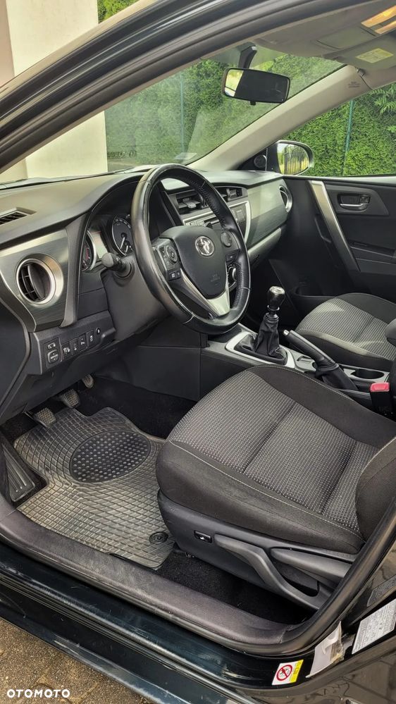 Toyota Auris 1.6 Premium - 12
