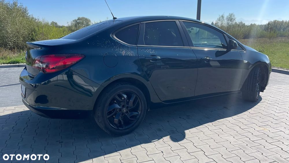 Opel Astra 1.4 T Business S&S EU6 - 8