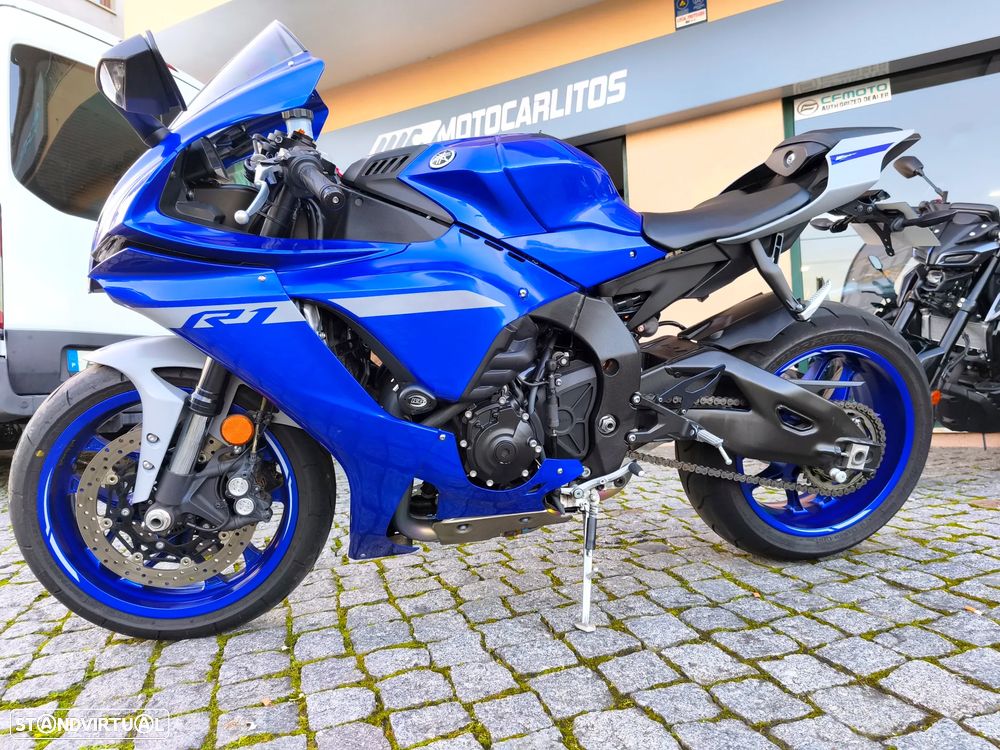 Yamaha YZF R1 AKRAPOVIC - 2