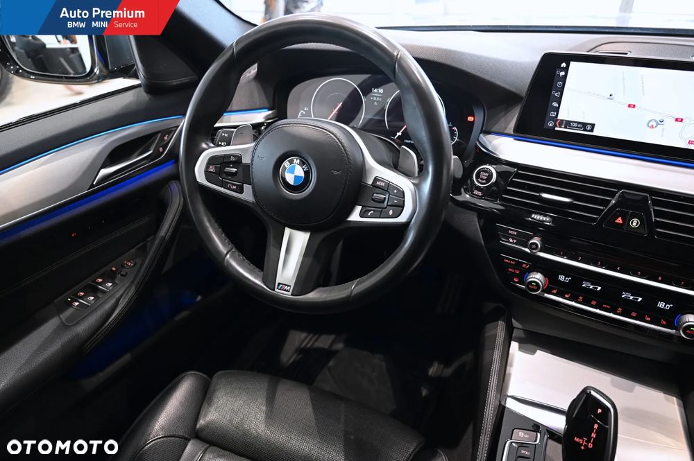 BMW Seria 5 540i xDrive - 14