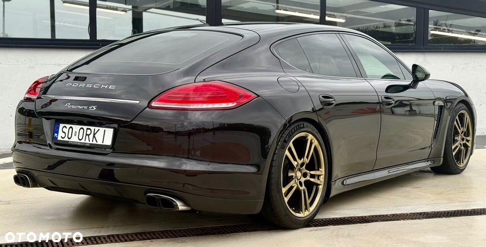 Porsche Panamera 4S - 5