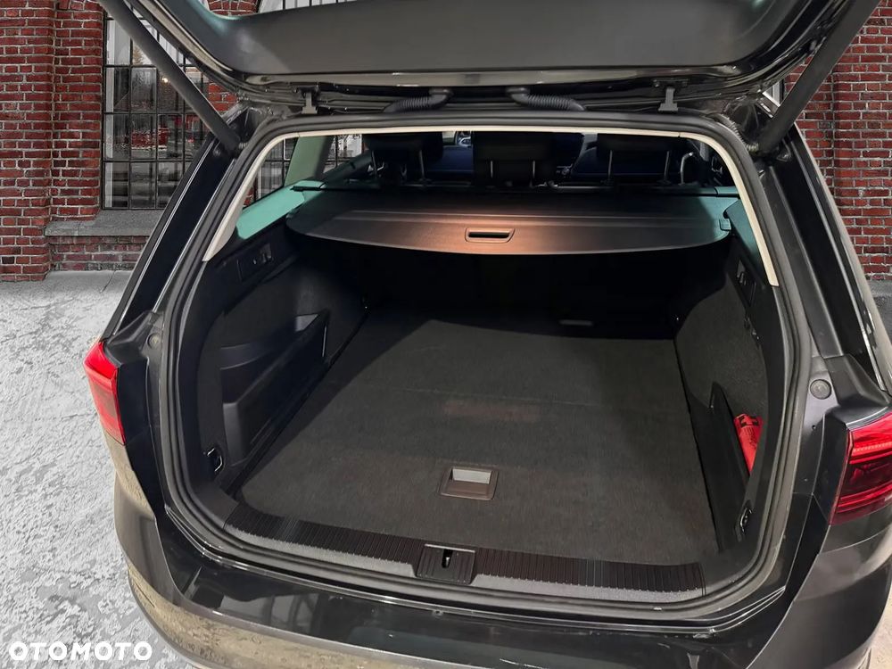 Volkswagen Passat Alltrack 2.0 TDI SCR 4Motion DSG - 25