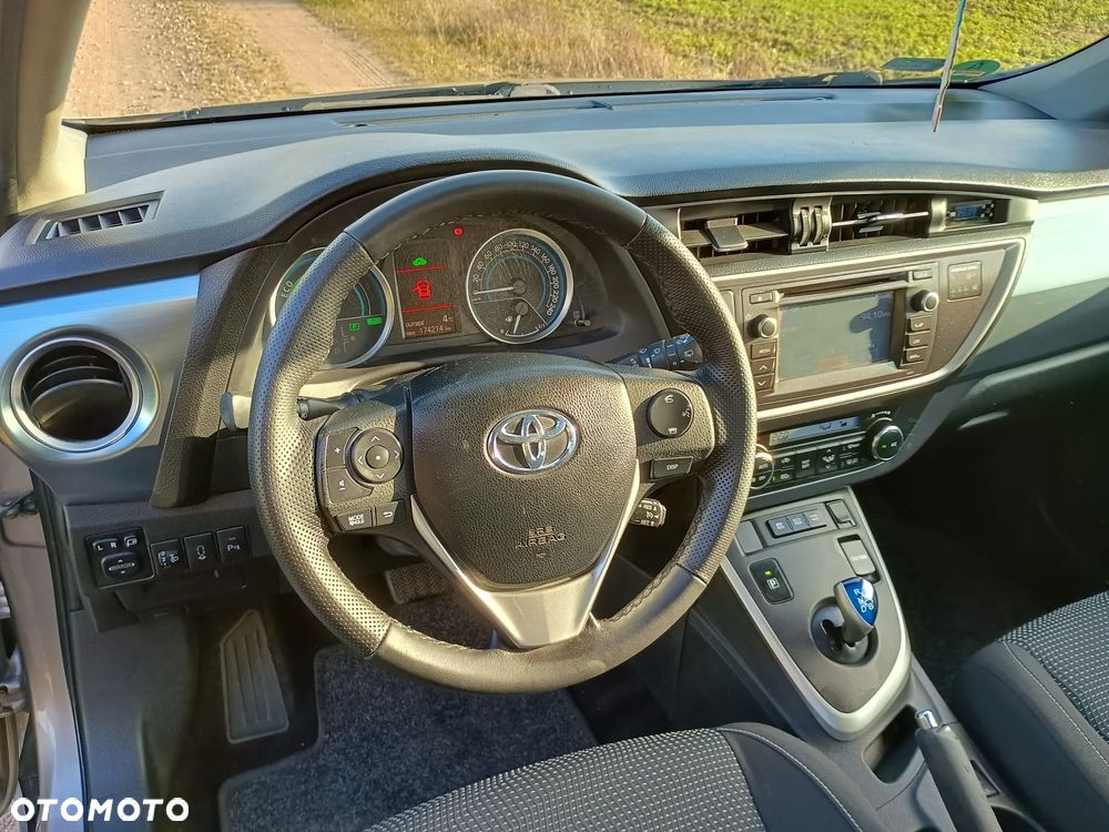 Toyota Auris 1.8 HSD Luna - 8