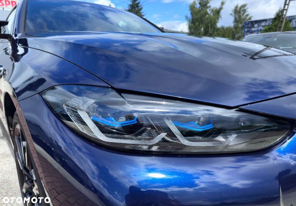 BMW i4 - 4