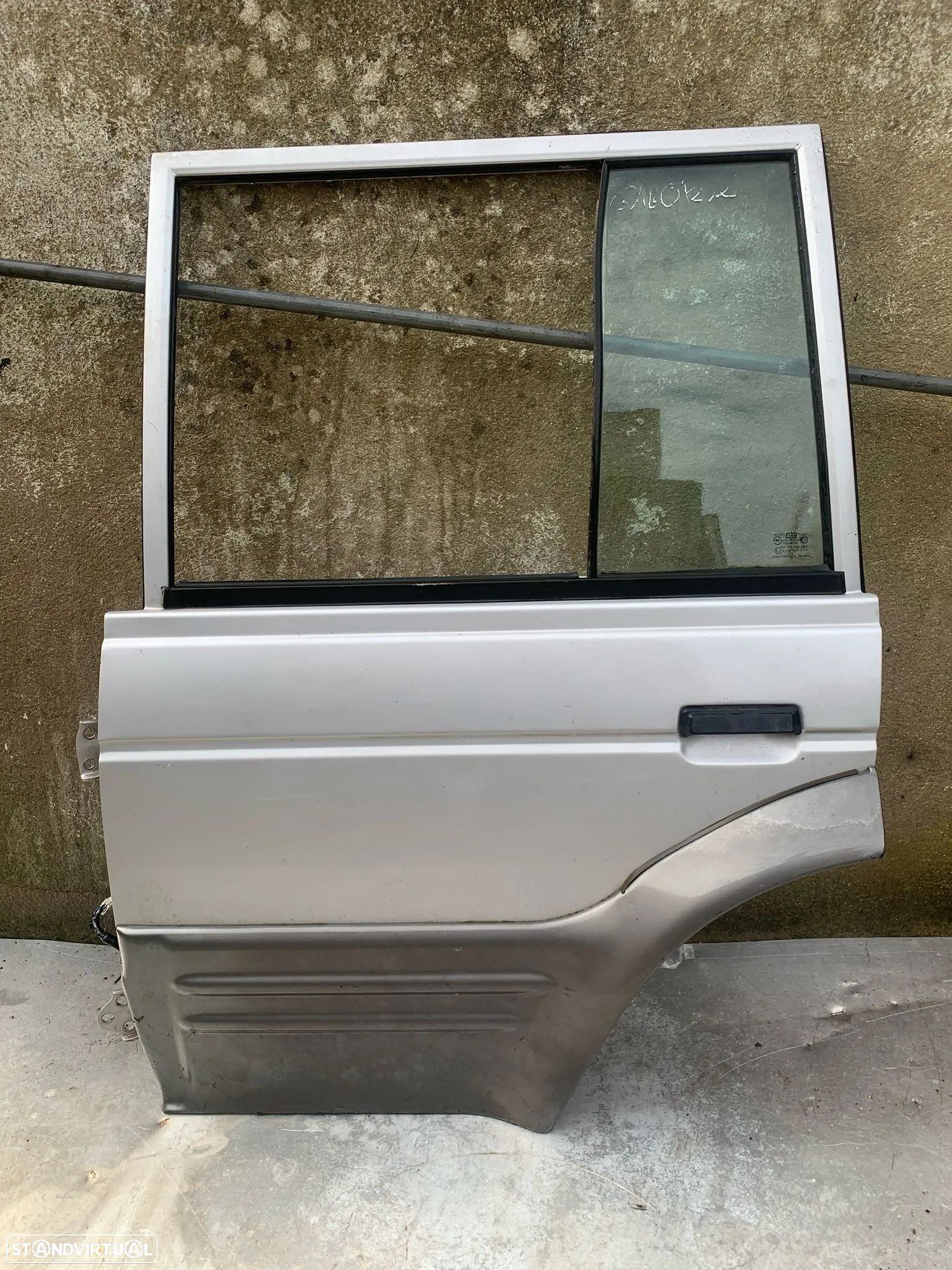 Porta trás esquerda Hyundai Galloper - 1