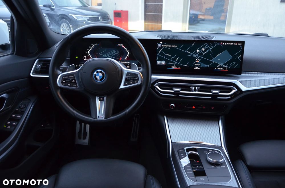 BMW Seria 3 330e xDrive M Sport sport - 23