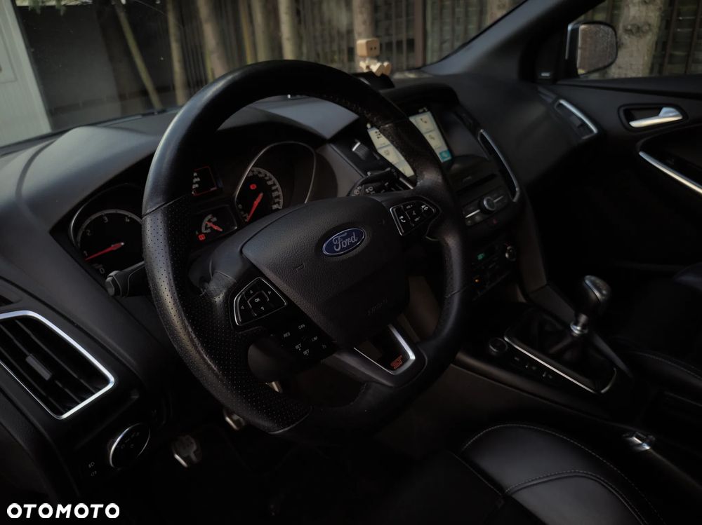 Ford Focus 2.0 TDCi ST - 21
