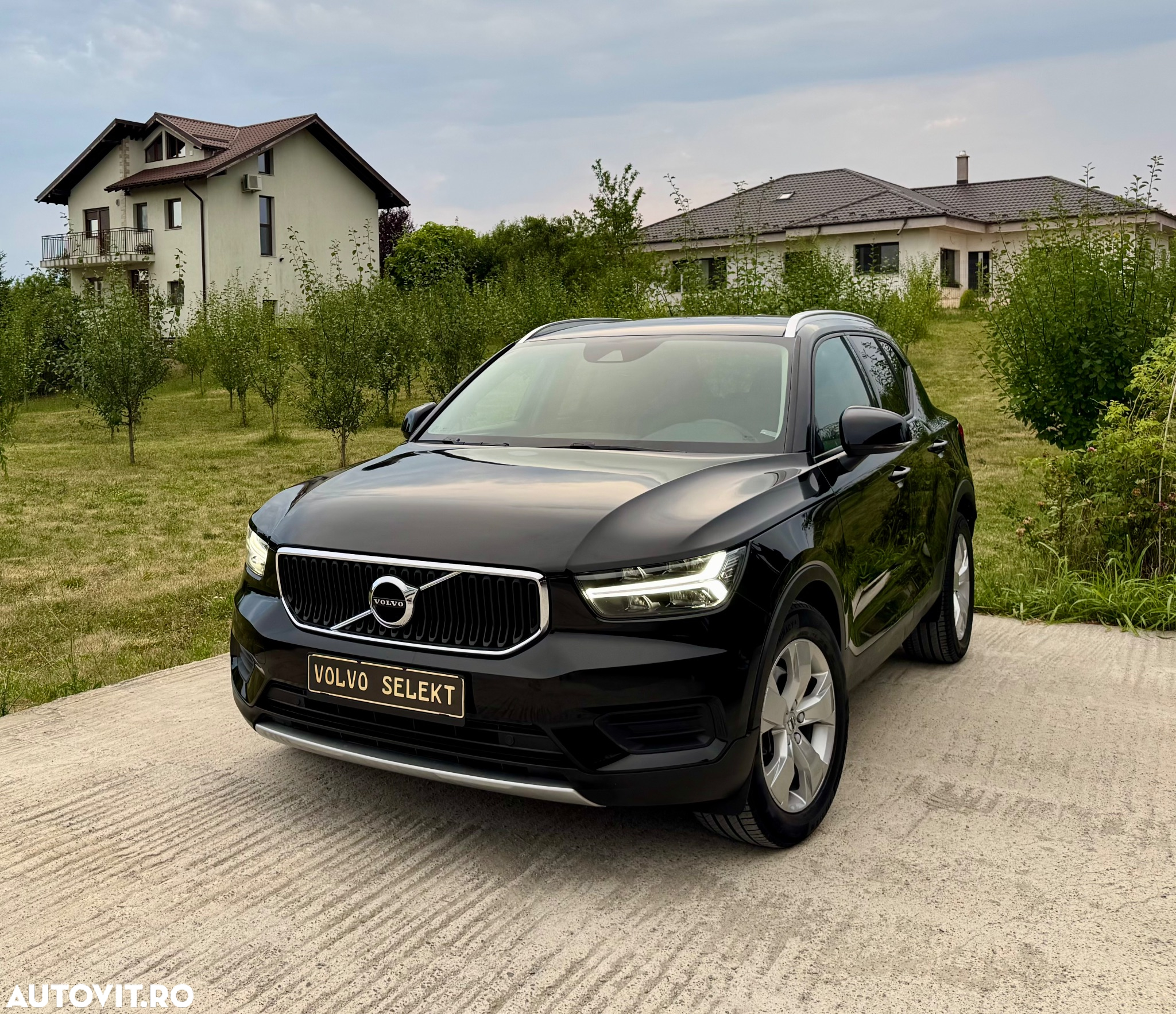 Volvo XC 40 D3 AWD Geartronic Momentum - 2