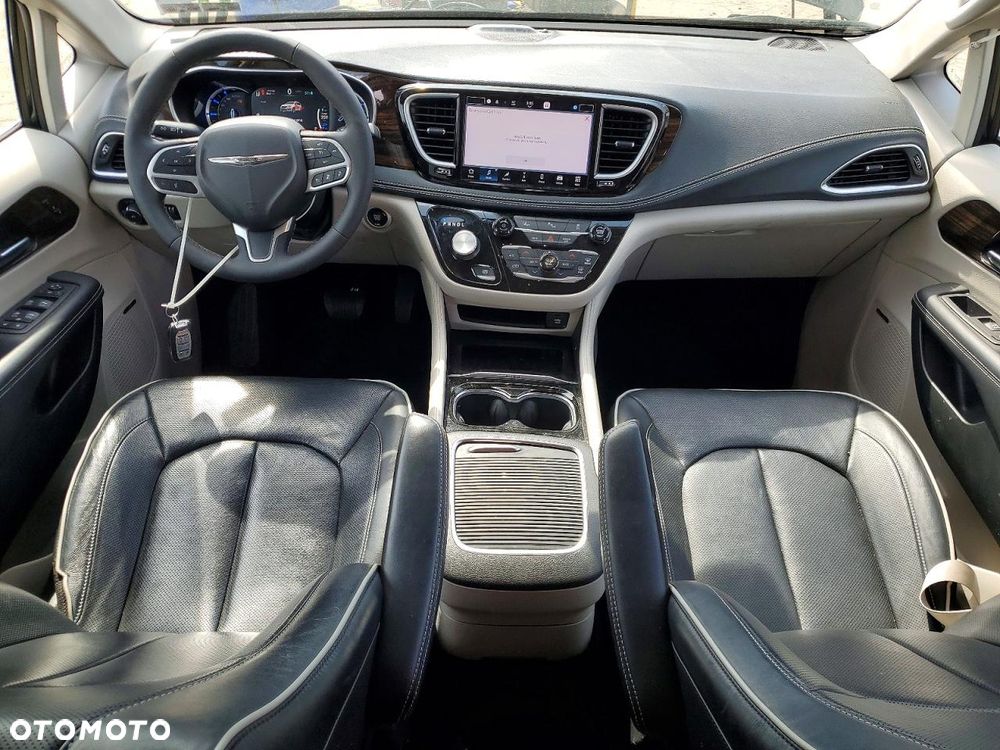 Chrysler Pacifica - 9