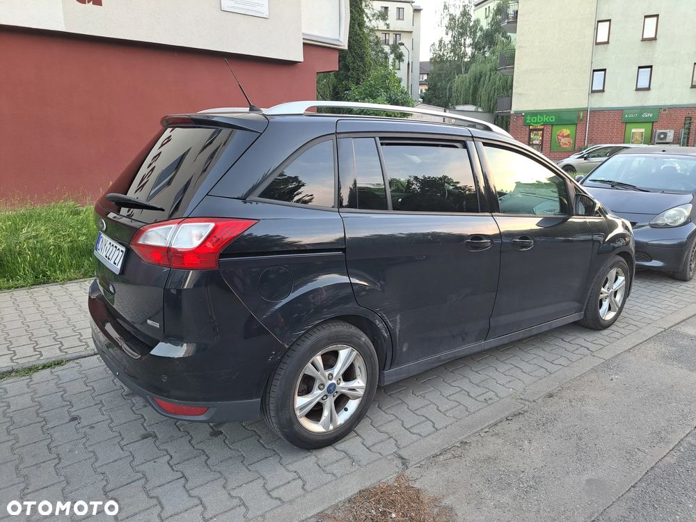 Ford Grand C-MAX - 12