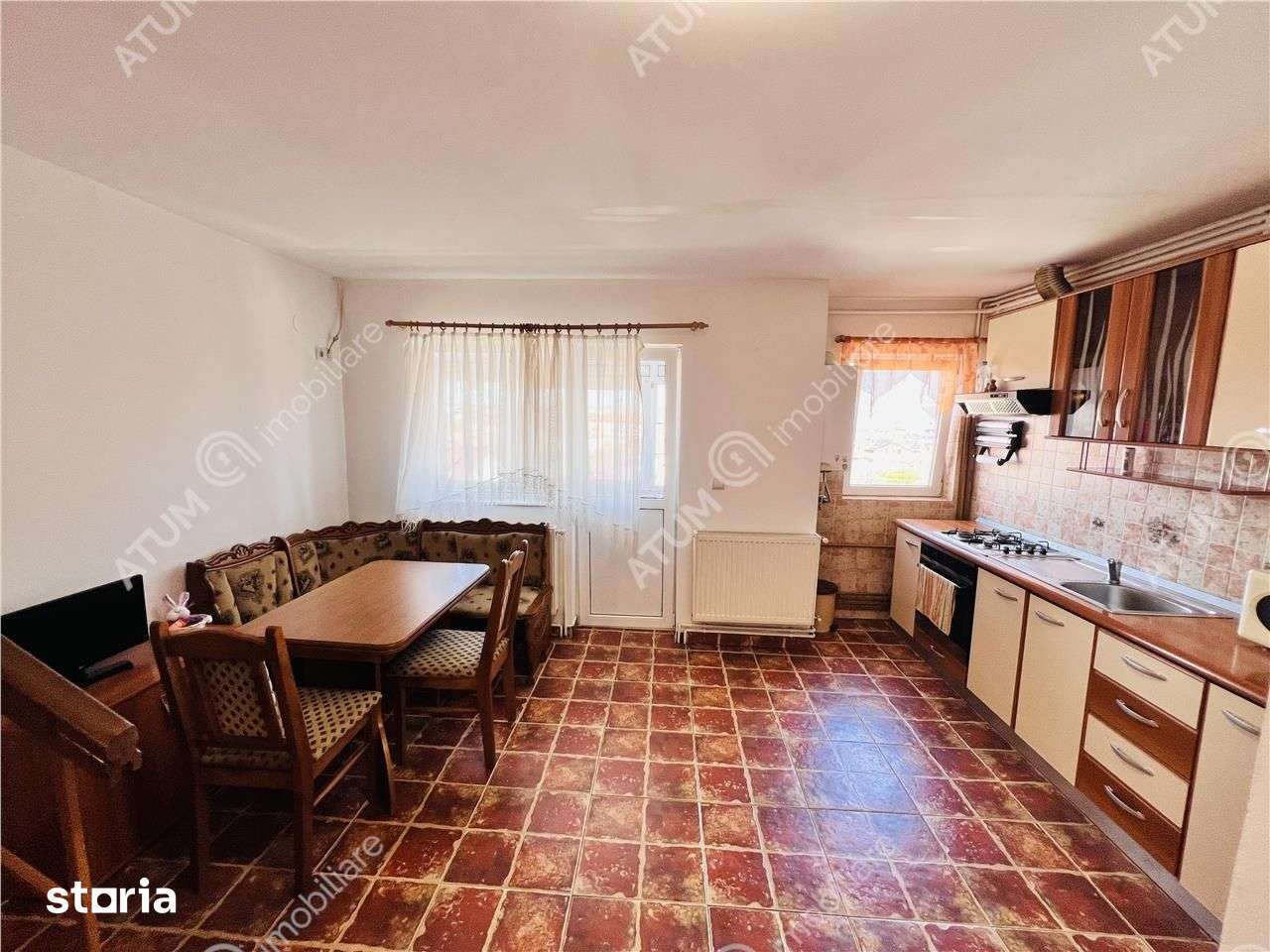 Apartament cu 3 camere si balcon situat in zona Vasile Aaron din Sibiu — fotografia 1