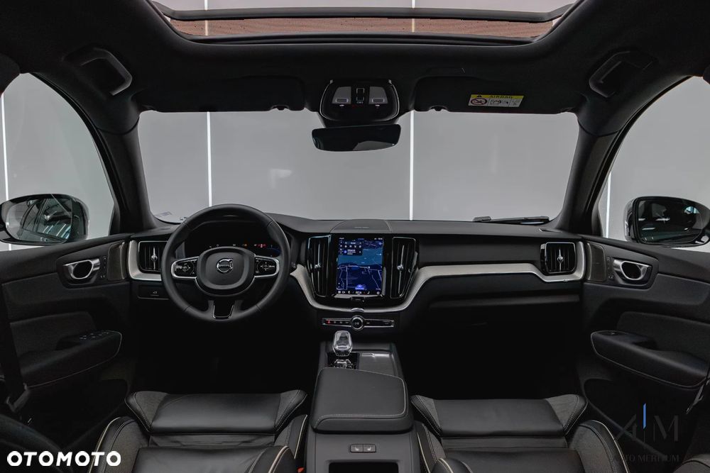 Volvo XC 60 B4 D AWD Plus Dark - 14