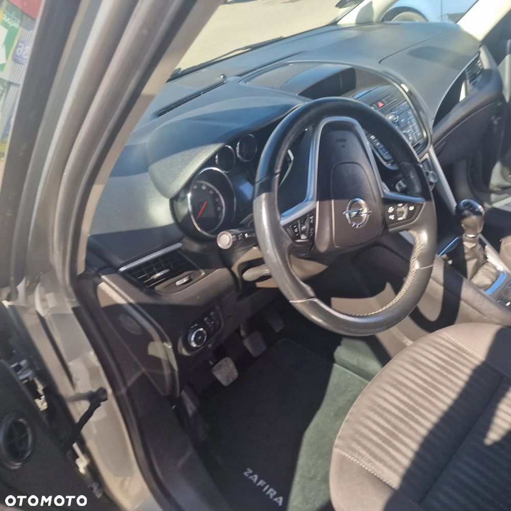 Opel Zafira - 11
