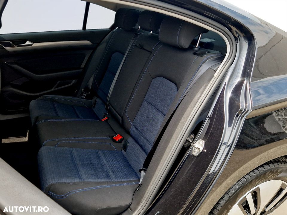 Volkswagen Passat - 15