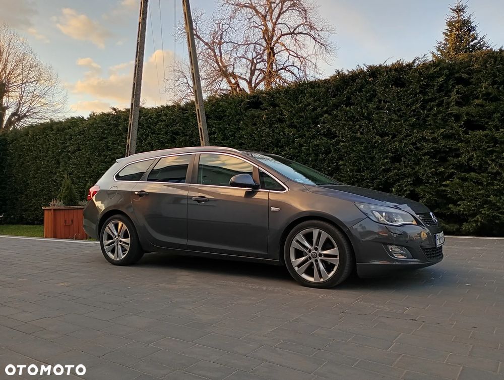 Opel Astra 2.0 CDTI Cosmo - 1