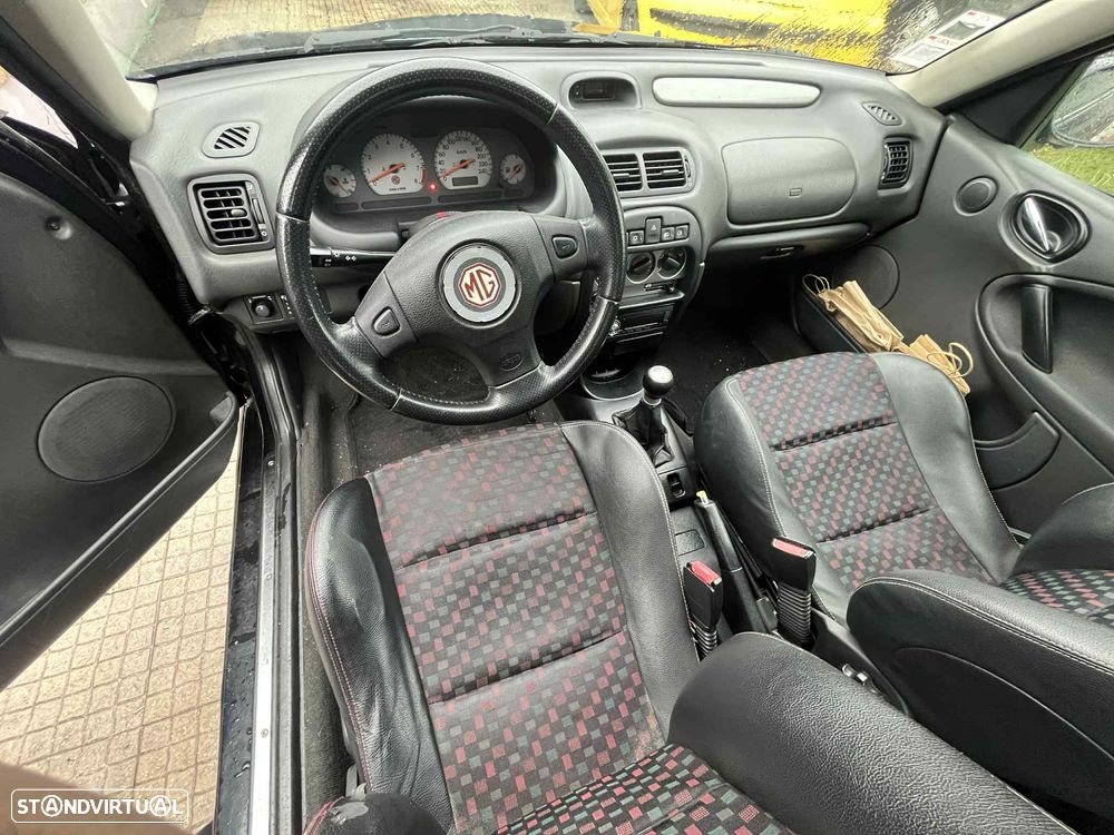 MG ZR 105 — fotografia 5