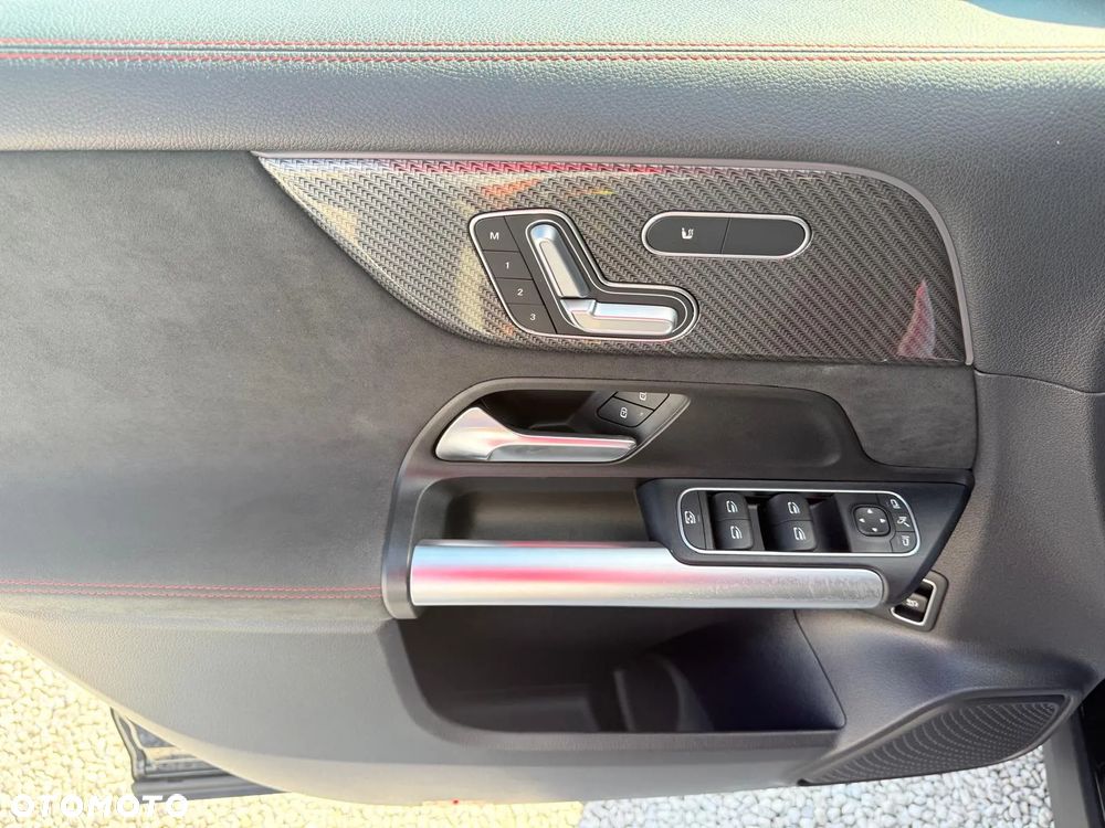 Mercedes-Benz GLA 250 e PHEV AMG Line 8G-DCT - 20