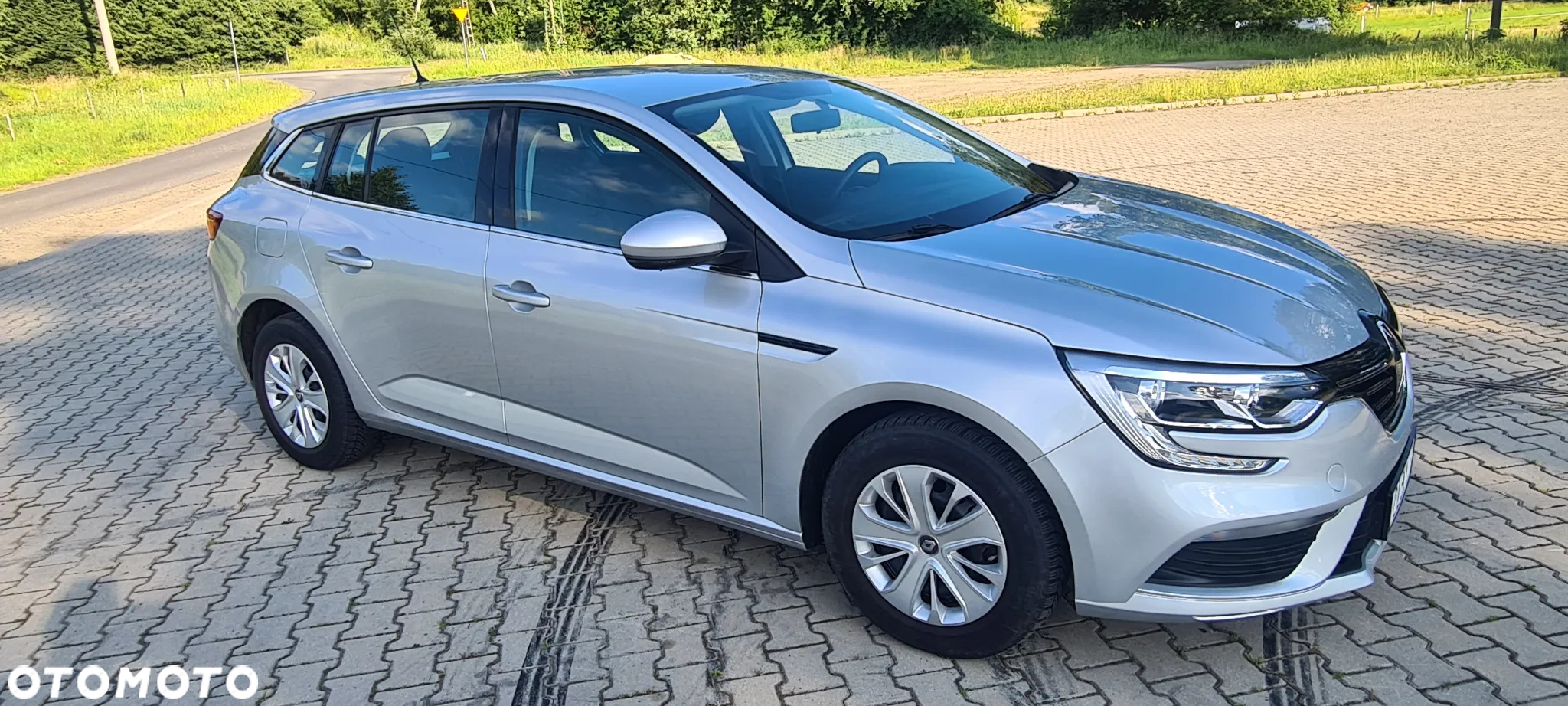 Renault Megane Grandtour ENERGY TCe 100 LIFE - 3