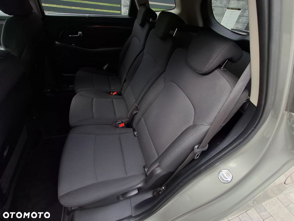 Kia Carens 1.6 GDI ISG Spirit - 14