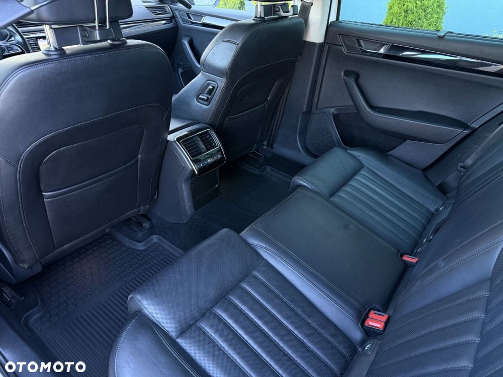 Skoda Superb 2.0 TDI L&K DSG - 30