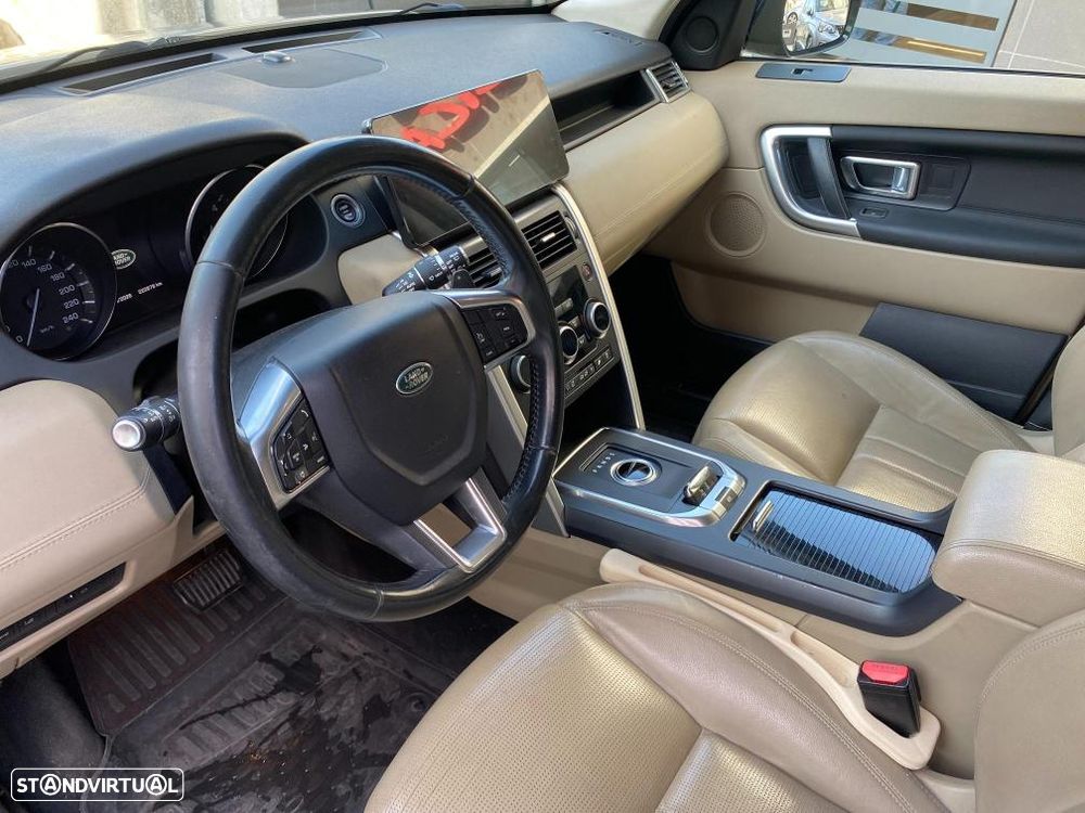 Land Rover Discovery Sport 2.0 TD4 HSE Luxury 7L Auto - 14