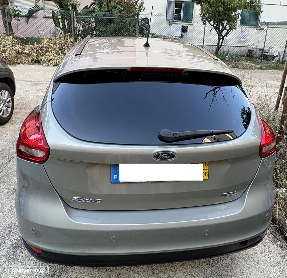Ford Focus 1.0 EcoBoost S&S TITANIUM - 4