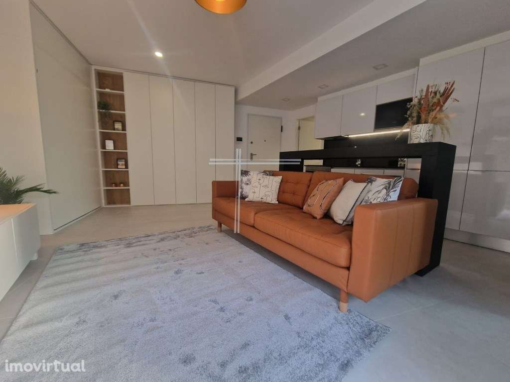 Apartamento totalmente mobilado e equipado - Avenidas Novas - Grande imagem: 2/10